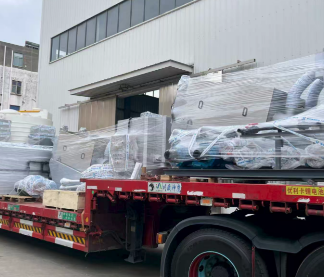 Qingben Environmental sender med succes PE kemisk doseringstank til afvandingsprojekt for skruepresseslam til Meishan, Sichuan